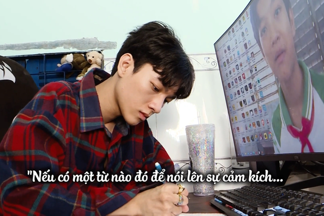 Từ cậu bé nhặt ve chai thành streamer triệu người theo dõi ảnh 1 Từ cậu bé nhặt ve chai thành streamer triệu người theo dõi ảnh 1