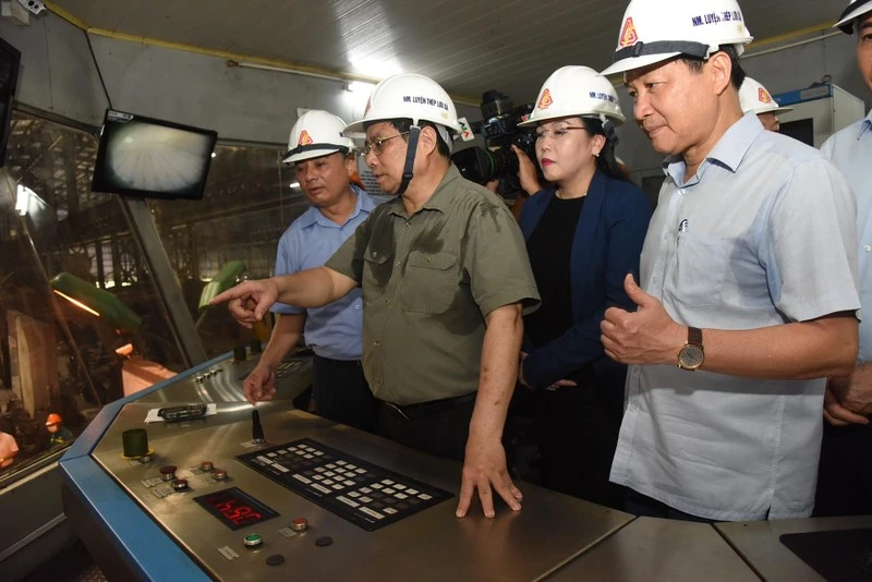 Thủ tướng khảo sát Dự án mở rộng giai đoạn 2 Nhà máy Gang thép Thái Nguyên ảnh 1