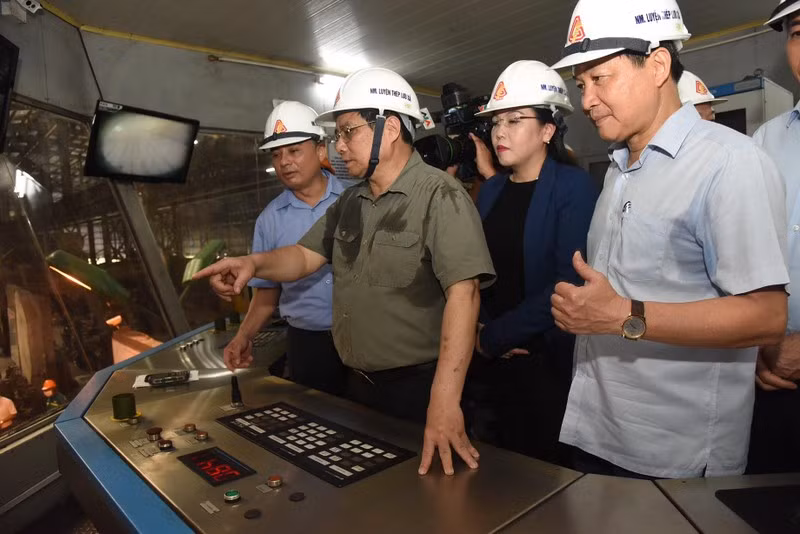 Thủ tướng khảo sát Dự án mở rộng giai đoạn 2 Nhà máy Gang thép Thái Nguyên ảnh 1