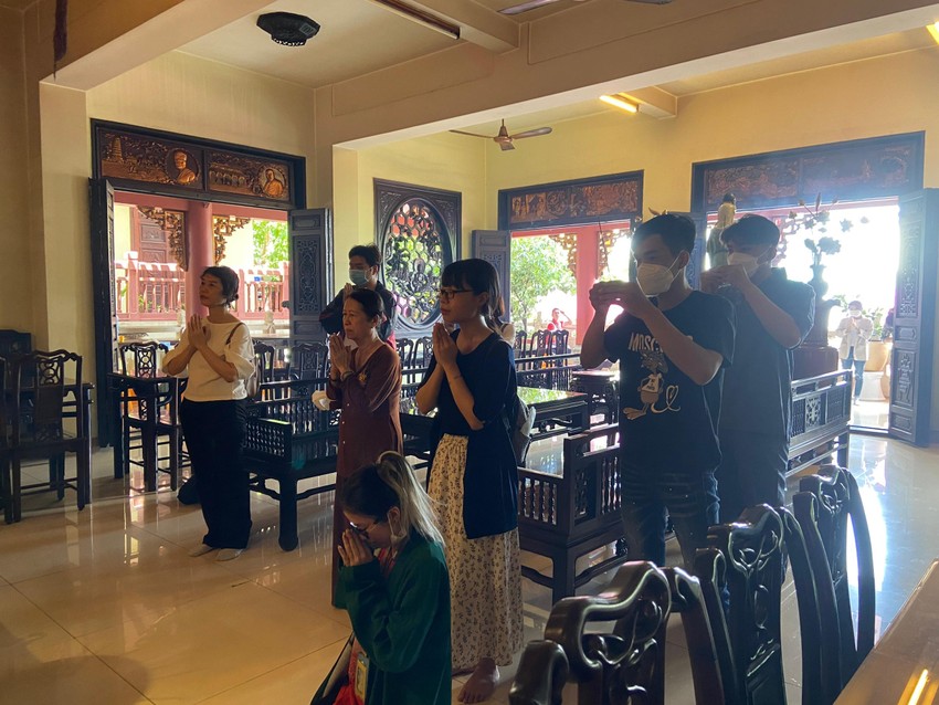 Hàng ngàn tăng ni, Phật tử dự Đại lễ Phật đản ảnh 9 Hàng ngàn tăng ni, Phật tử dự Đại lễ Phật đản ảnh 9