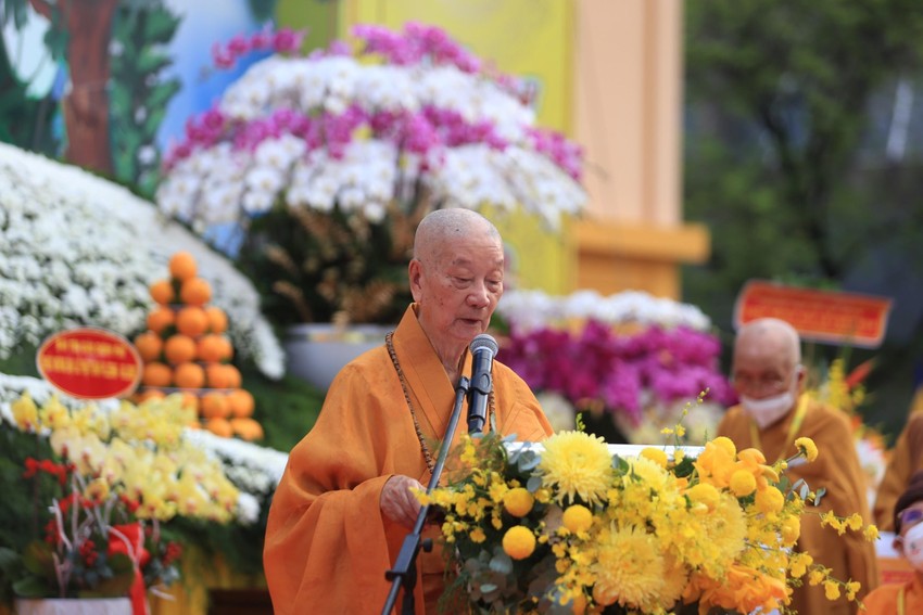 Hàng ngàn tăng ni, Phật tử dự Đại lễ Phật đản ảnh 1 Hàng ngàn tăng ni, Phật tử dự Đại lễ Phật đản ảnh 1