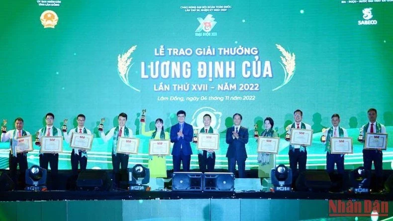 32 nhà nông trẻ xuất sắc giành Giải thưởng Lương Định Của lần thứ 17 ảnh 3 32 nhà nông trẻ xuất sắc giành Giải thưởng Lương Định Của lần thứ 17 ảnh 2