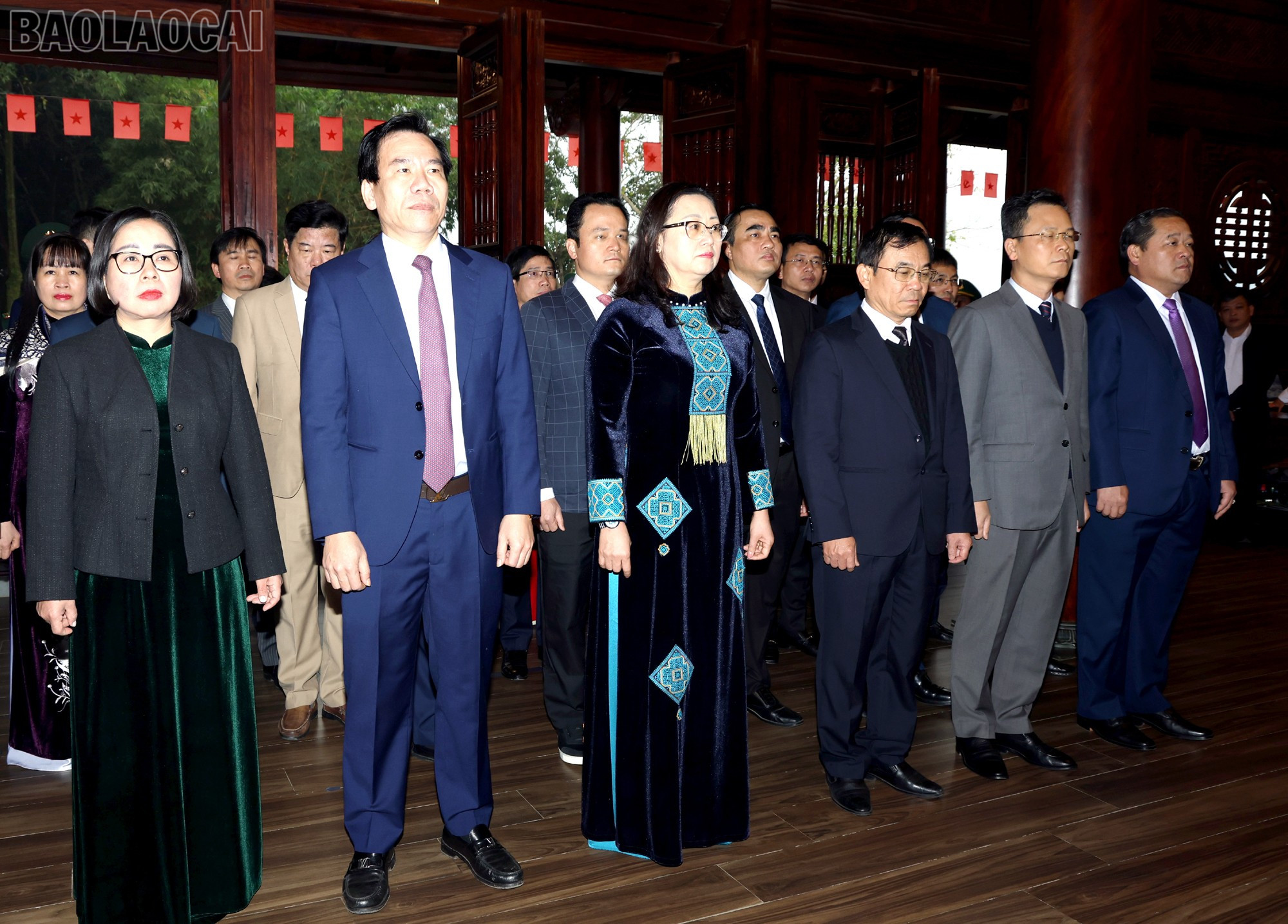 Đoàn đại biểu dâng hương Chủ tịch Hồ Chí Minh.