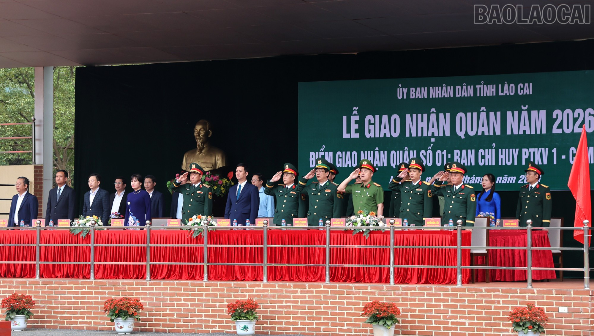 Đại biểu dự Lễ giao nhận quân.