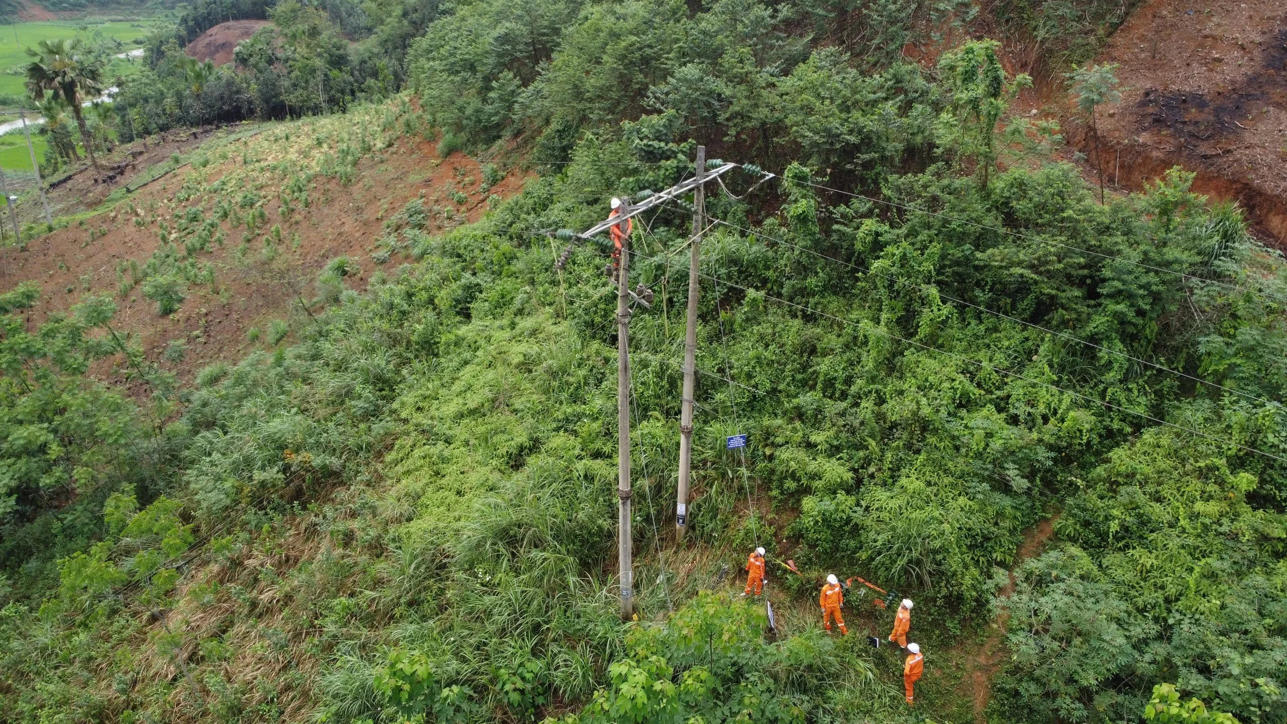 kiem-tra-xu-ly-khiem-khuyet-duong-day-35kv-2889.jpg