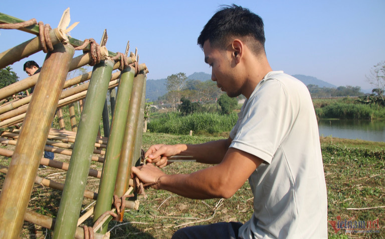 Việc làm cọn nước đòi hỏi sự kỳ công w-connuoc2-1-1237-9896.jpg