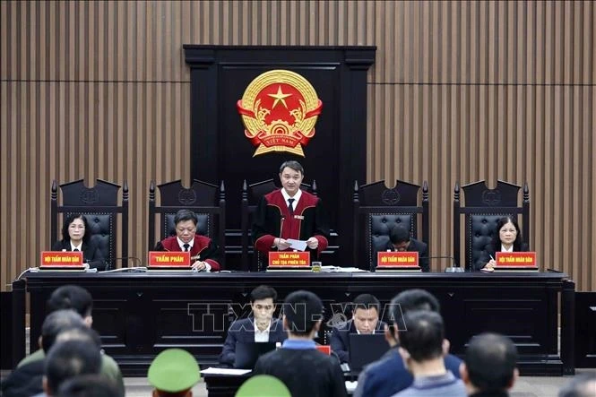 Thẩm phán, Chủ tọa phiên tòa Trần Nam Hà tuyên án đối với các bị cáo trong vụ đại án Việt Á.
