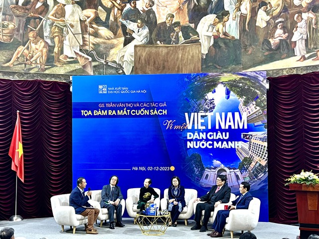 Tọa đàm ra mắt cuốn sách "Vì một Việt Nam dân giàu nước mạnh". Tọa đàm ra mắt cuốn sách "Vì một Việt Nam dân giàu nước mạnh".