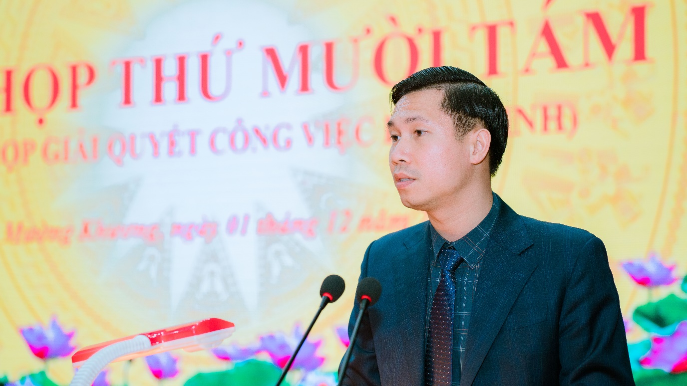 Đồng chí Nguyễn Trọng Huân, Phó Bí thư Huyện uỷ, Chủ tịch UBND huyện Mường Khương, khoá XVIII, nhiệm kỳ 2021 - 2026 phát biểu tại kỳ họp. MK5.jpg