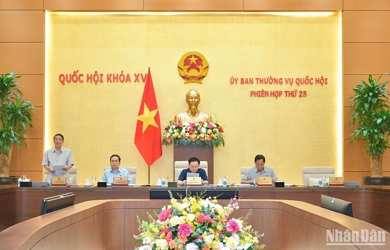 Phó Chủ tịch Quốc hội Nguyễn Đức Hải phát biểu bế mạc Phiên họp thứ 25 của Ủy ban Thường vụ Quốc hội. Phó Chủ tịch Quốc hội Nguyễn Đức Hải phát biểu bế mạc Phiên họp thứ 25 của Ủy ban Thường vụ Quốc hội.