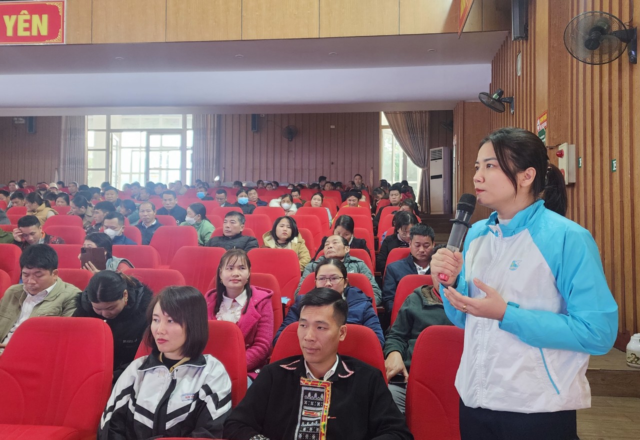 Đại biểu thảo luận tại hội nghị. dai-bieu-thao-luan-tai-hoi-nghi-8563.jpg