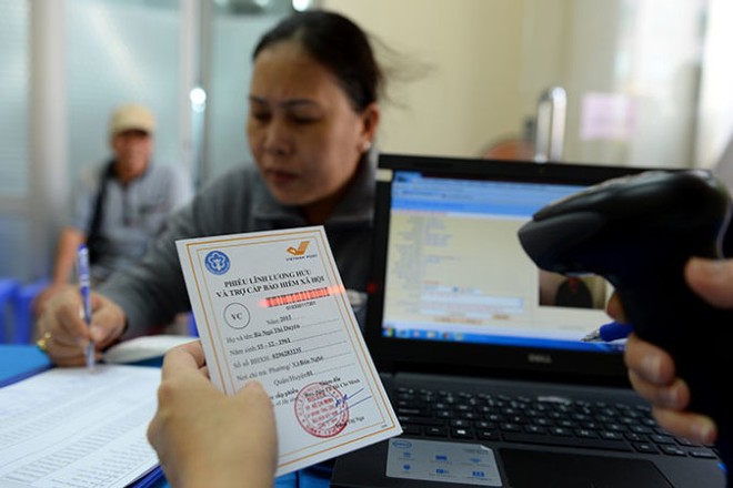 Giảm năm đóng bảo hiểm xã hội để nhiều người có thể tiếp cận chế độ hưu trí. Giảm năm đóng bảo hiểm xã hội để nhiều người có thể tiếp cận chế độ hưu trí.