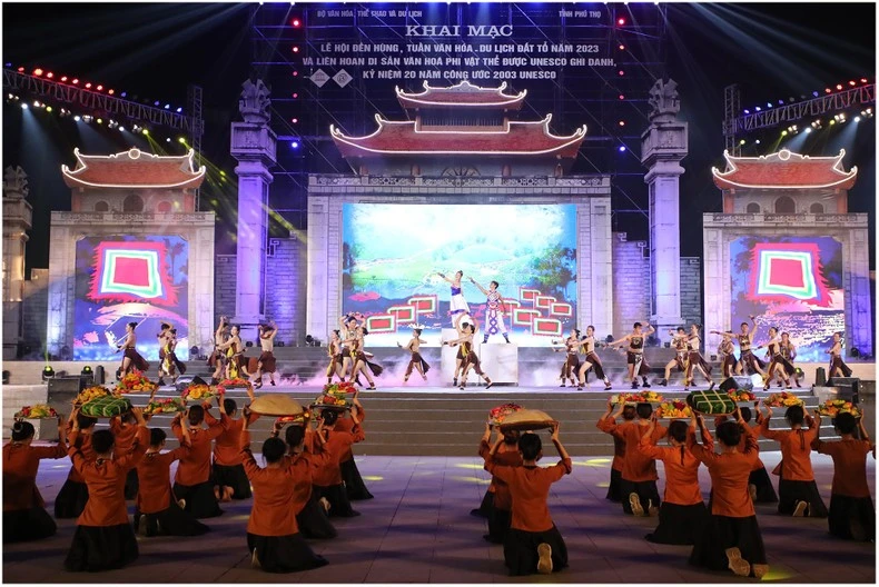 Tiết mục văn nghệ đặc sắc tại đêm khai hội Đền Hùng