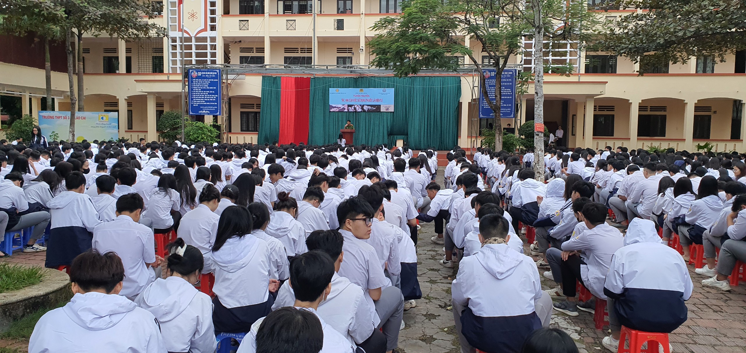 Quang cảnh buổi tuyên truyền. Quang cảnh buổi tuyên truyền phòng chống tác hại của thuốc lá và thuốc lá điện tử.jpg