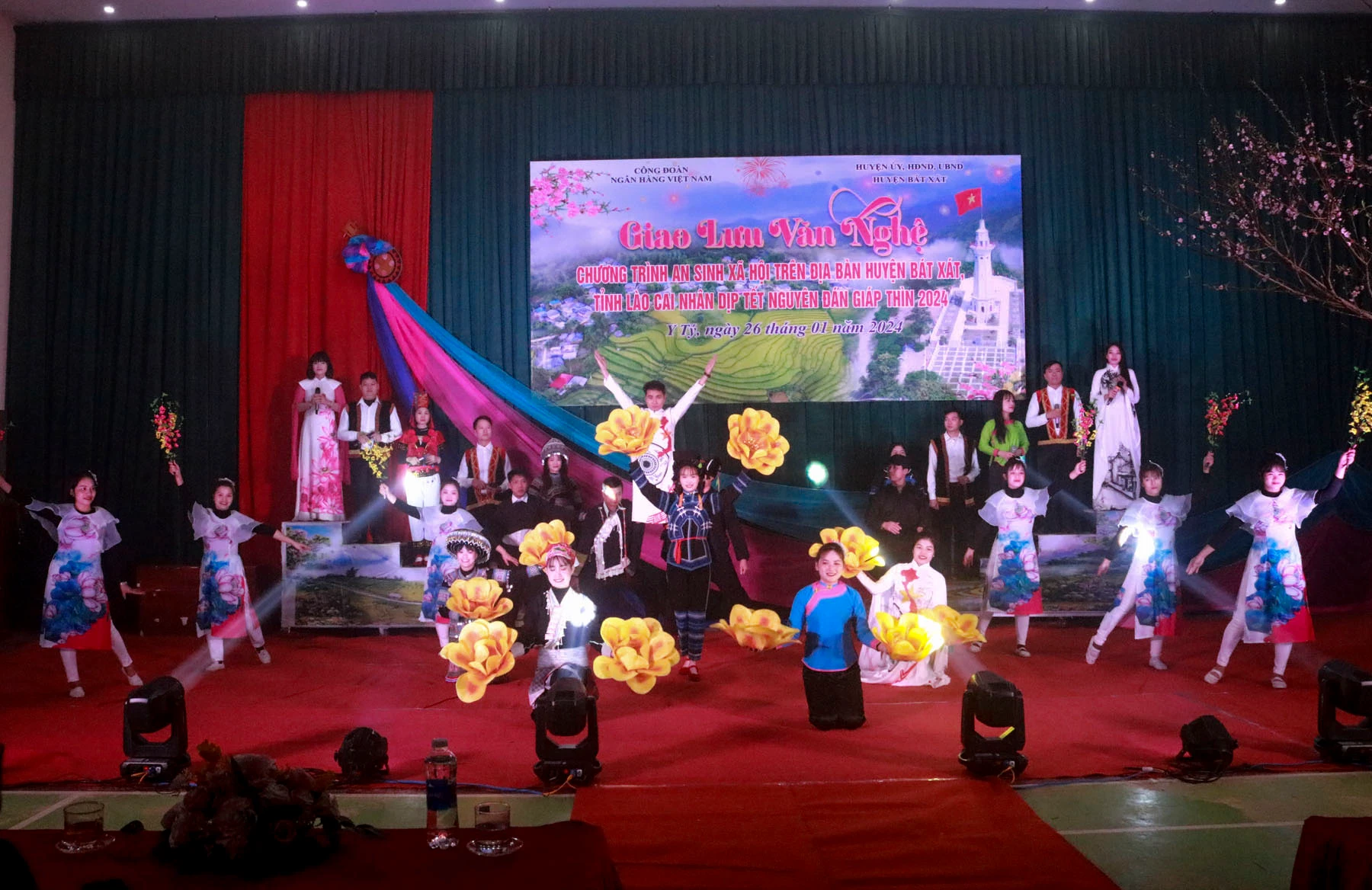 Tiết mục văn nghệ đặc sắc.jpg