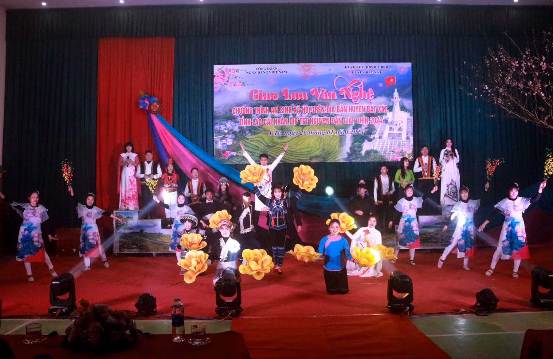 Tiết mục văn nghệ đặc sắc.jpg