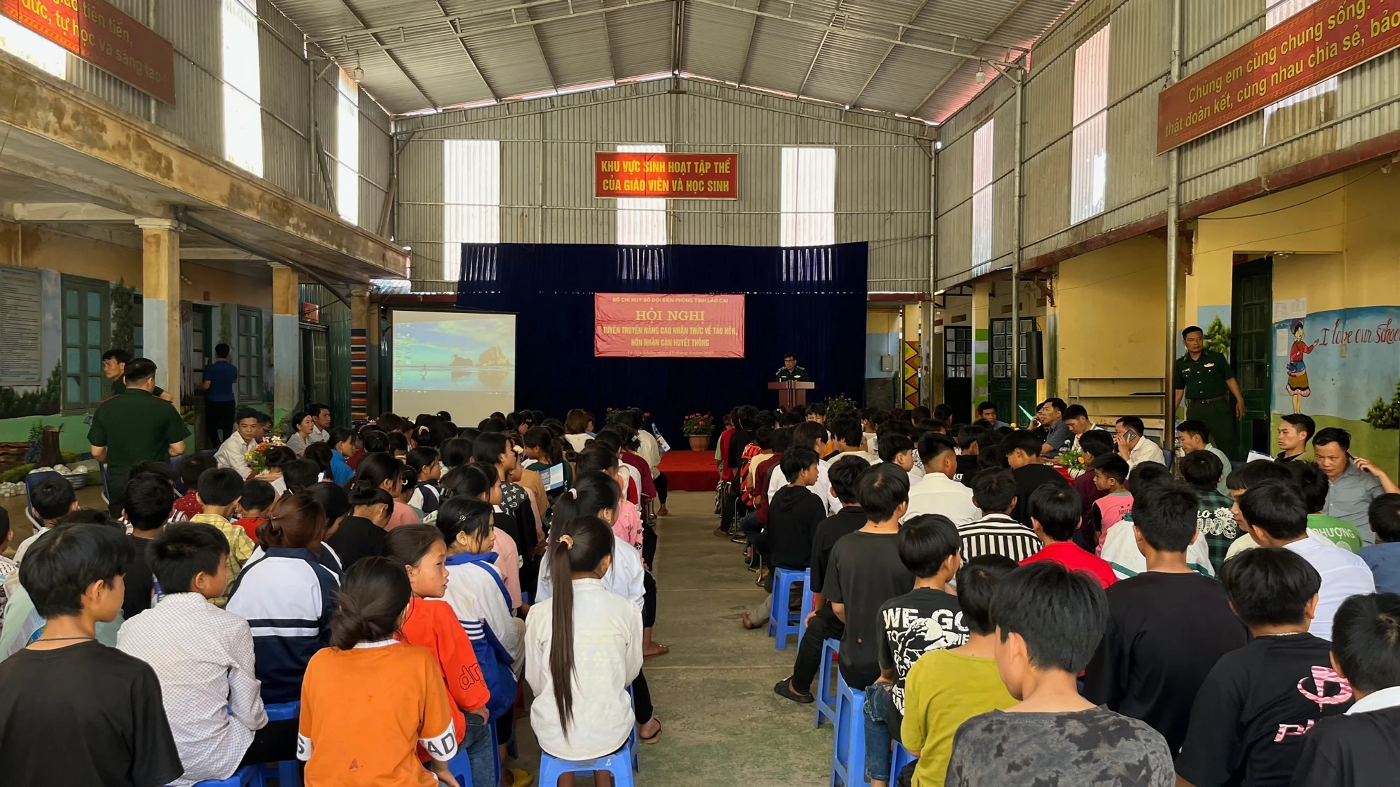 3.Quang cảnh buổi tuyên truyền tại trường trung học cơ sở phổ thông dân tộc bán trú Tả Gia Khâu.jpg