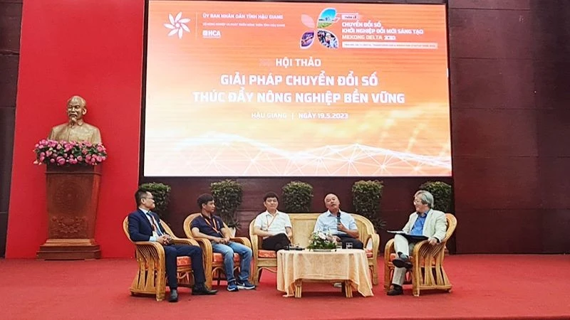 Trao đổi, thảo luận giữa các diễn giả với đại biểu tại hội thảo