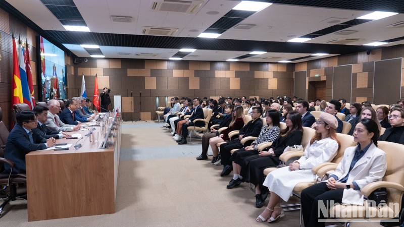 Hội thảo thu hút đông đảo đại biểu tham dự. Hội thảo thu hút đông đảo đại biểu tham dự.