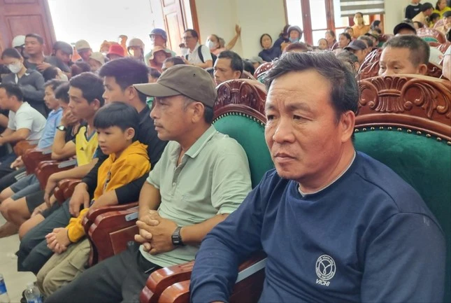 Thuyền trưởng Lương Văn Viên trở về, đau đáu 12 bạn tàu còn mất tích.