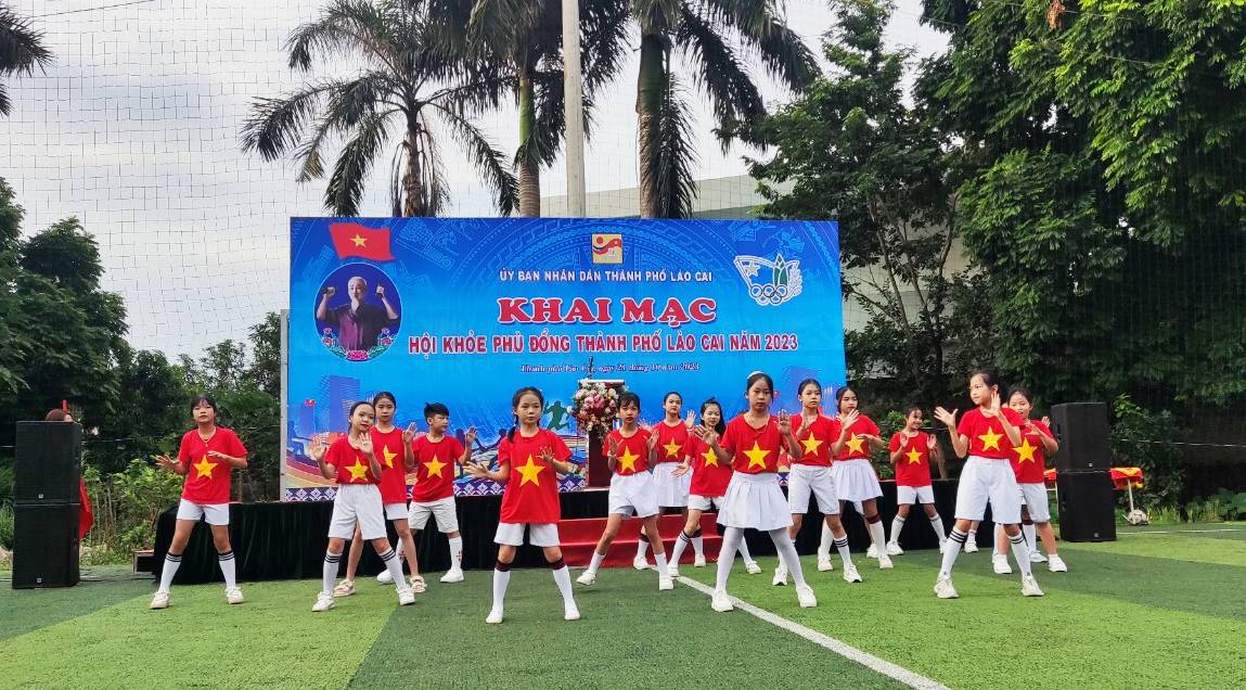 Màn đồng diễn sôi động tại Hội khỏe Phù Đổng thành phố Lào Cai năm 2023. z4803777966076_5d5fb0d924b370b6e2e2ff8ed4fe1a06 (1).jpg