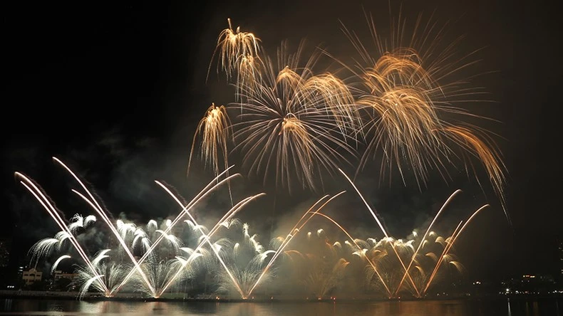 Phần trình diễn hòa quyện nhiều phong cách.