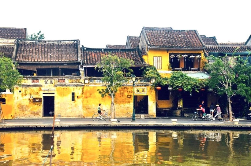 Phố cổ Hội An như một 'bảo tàng sống' về kiến trúc và lối sống đô thị. Phố cổ Hội An như một 'bảo tàng sống' về kiến trúc và lối sống đô thị.