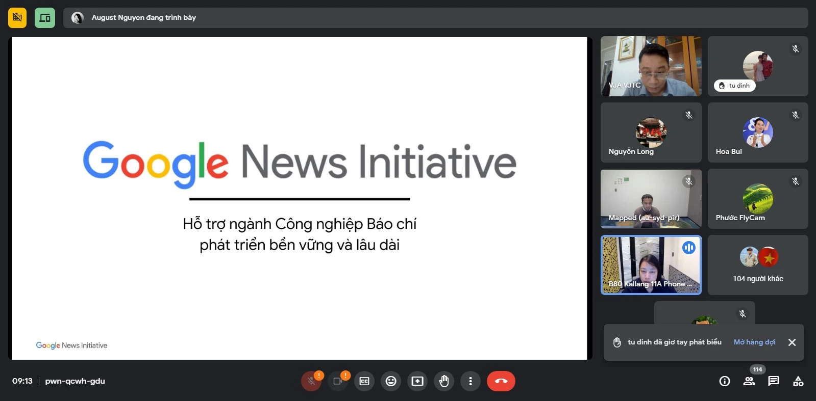 Phóng viên nhà báo tham gia với hình thức học trực tuyến qua nền tảng Google Meet.