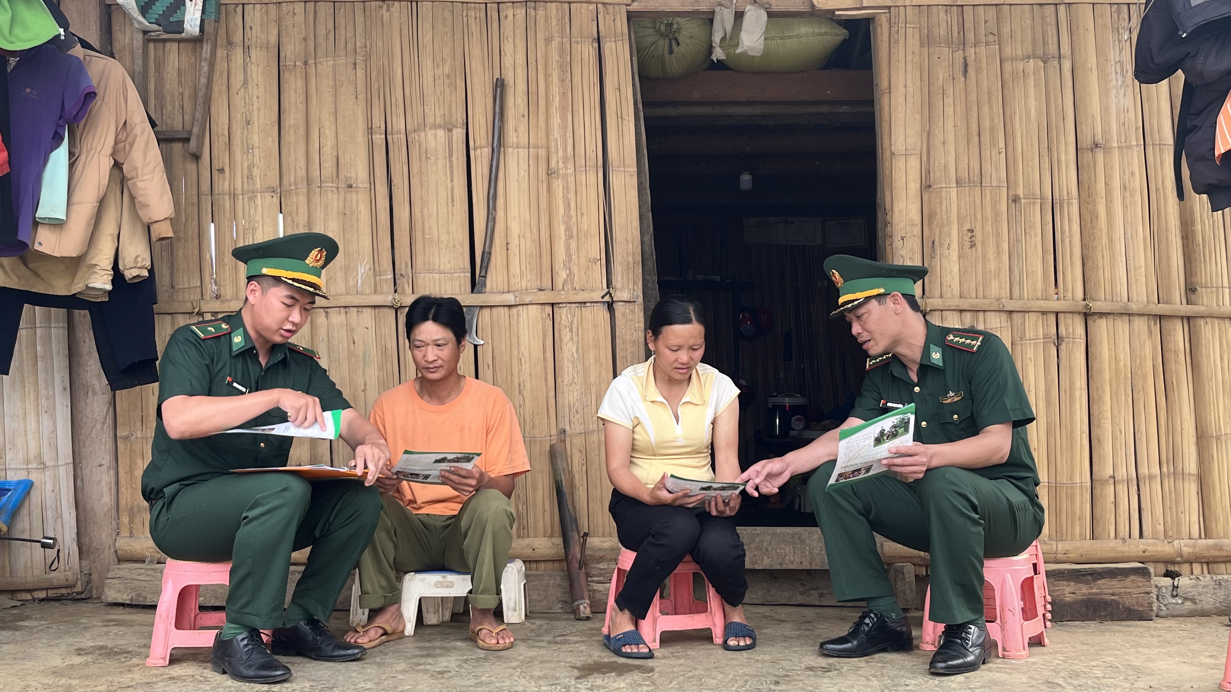 Tuyên truyền vận động nhân dân tham gia bảo vệ chủ quyền biên giới quốc gia. Tuyên truyền vận động nhân về chủ quyền biên giới quốc gia.jpg