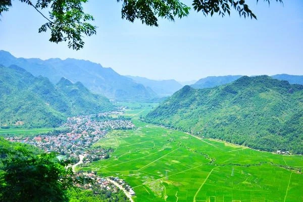 Vẻ đẹp trong trẻo và yên bình của Mai Châu