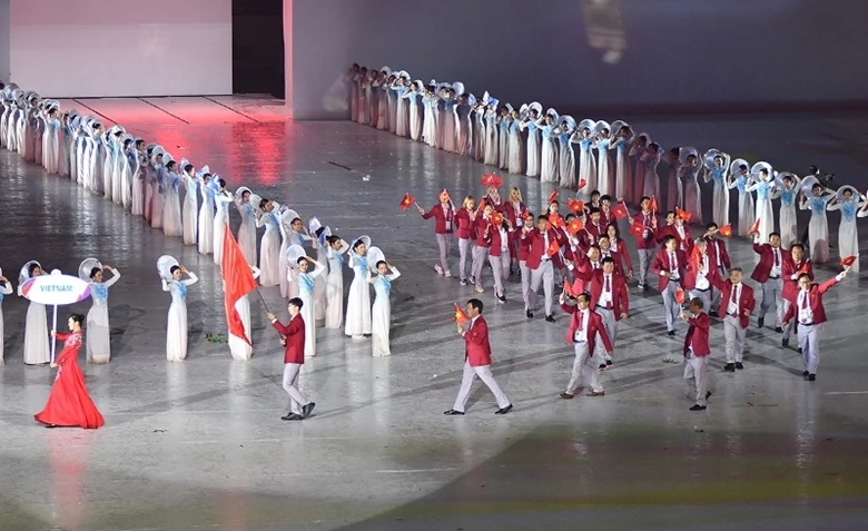 Đoàn thể thao Việt Nam dự SEA Games 32 với 1.003 thành viên.