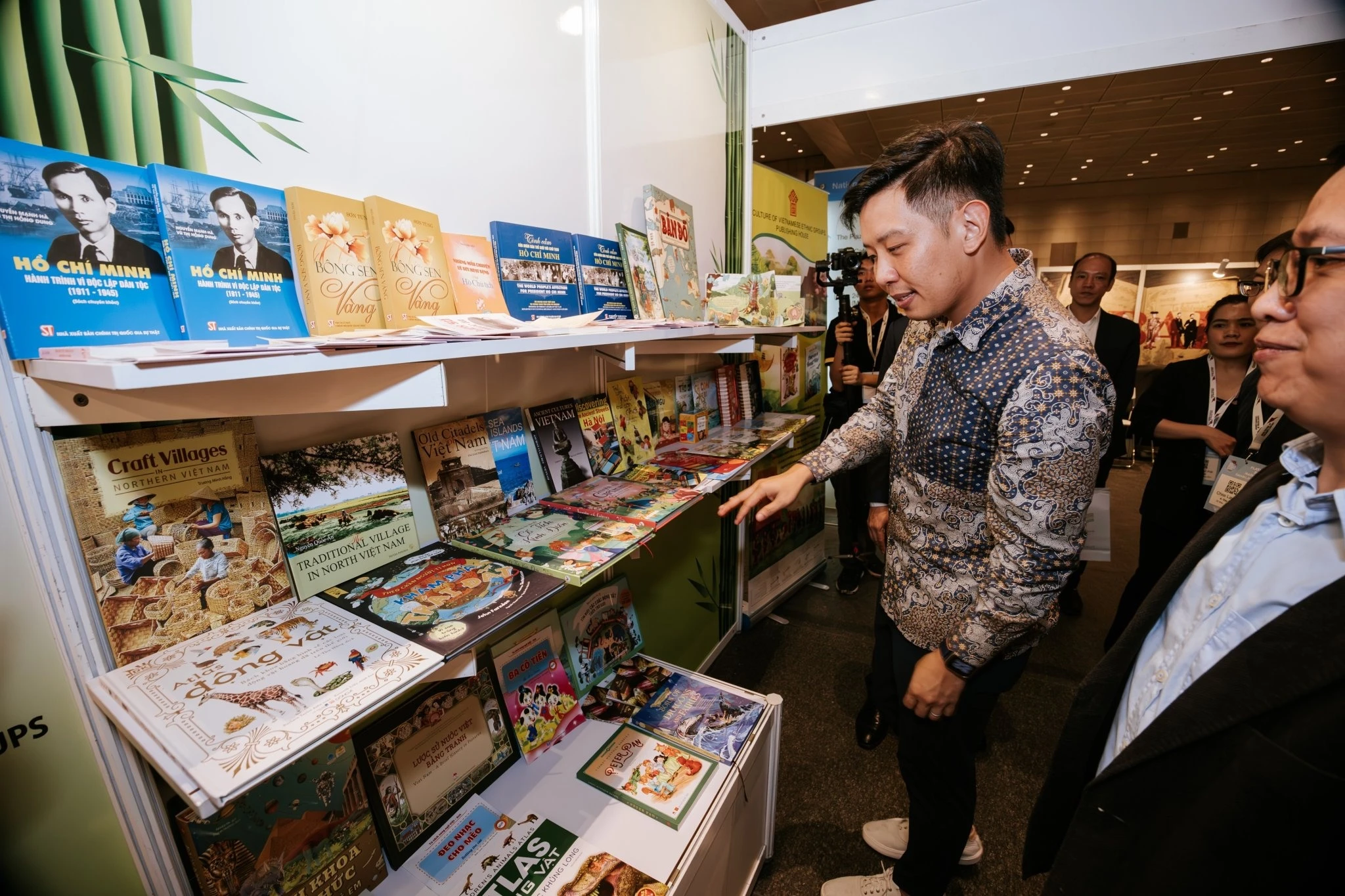 sach Viet tren the gioi anh 3