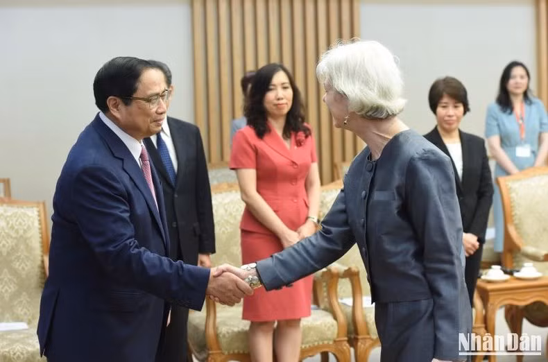 Quang cảnh buổi tiếp của Thủ tướng Phạm Minh Chính với Tổng Giám đốc Tổ chức Lao động Quốc tế (ILO) Gilbert F. Houngbo.