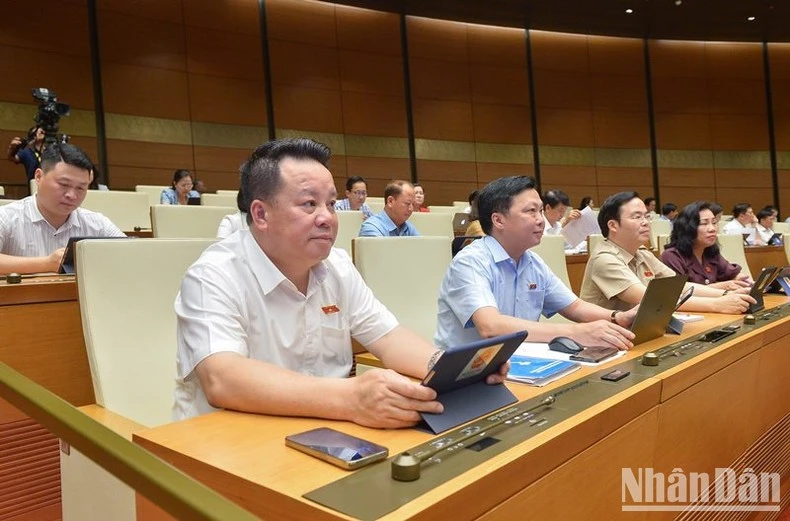 Các đại biểu Quốc hội tham dự phiên thảo luận chiều 1/6.