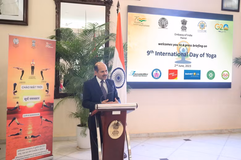 Ngài Sandeep Arya - Đại sứ Đặc mệnh toàn quyền Ấn Độ tại Việt Nam phát biểu tại buổi họp báo.