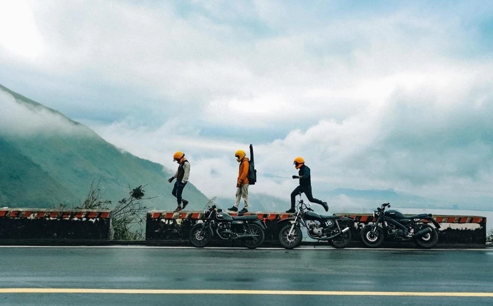 Lái xe trên những cung đường bộ đẹp tại Đông Nam Á là trải nghiệm không nên bỏ qua.