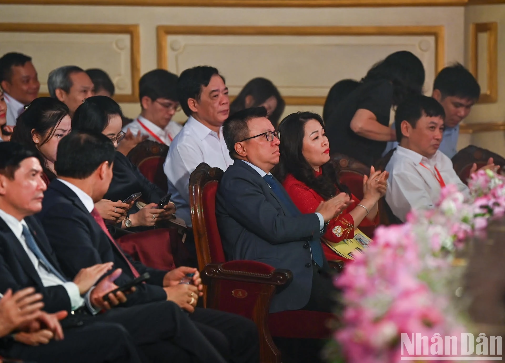 Các đại biểu dự chương trình.