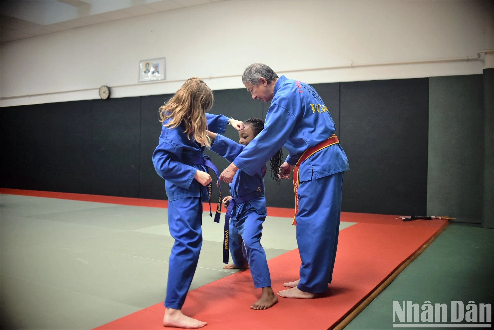 Võ đường Thăng Long Vovinam có cả những học viên là trẻ em người Pháp.