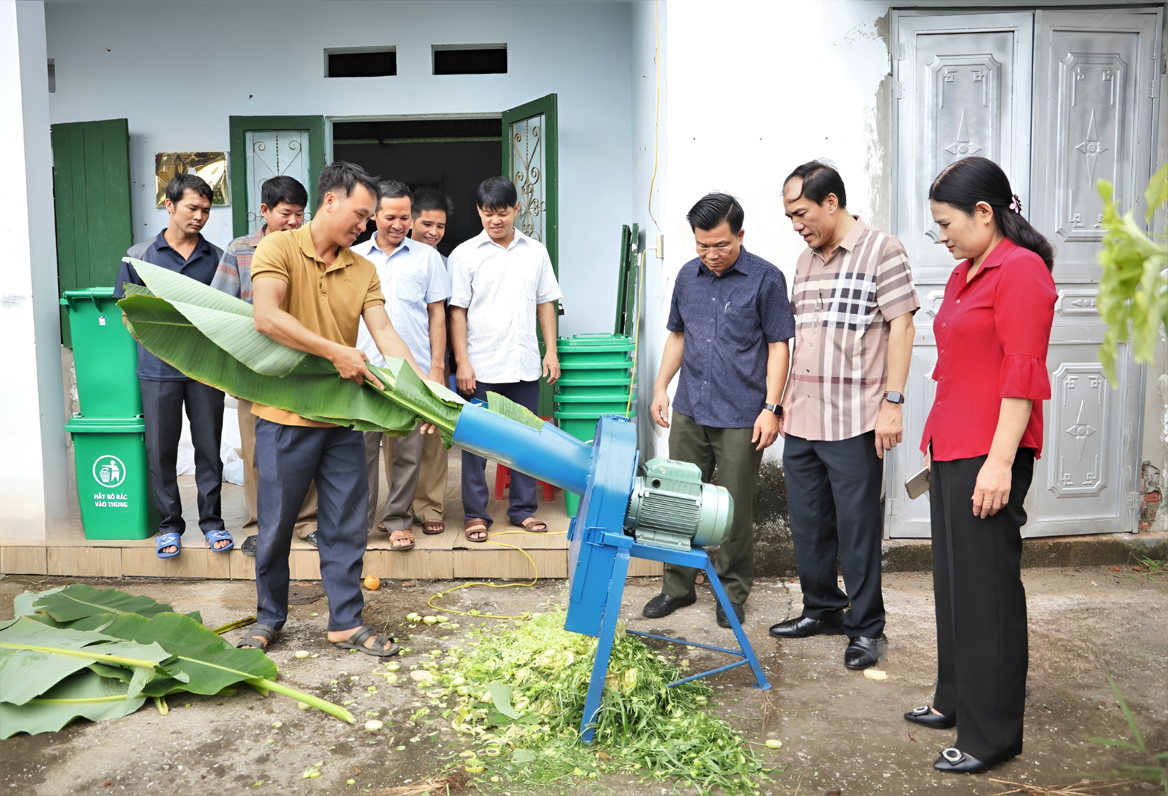 Vận hành chạy thử máy băm phụ phẩm nông nghiệp. 4.png