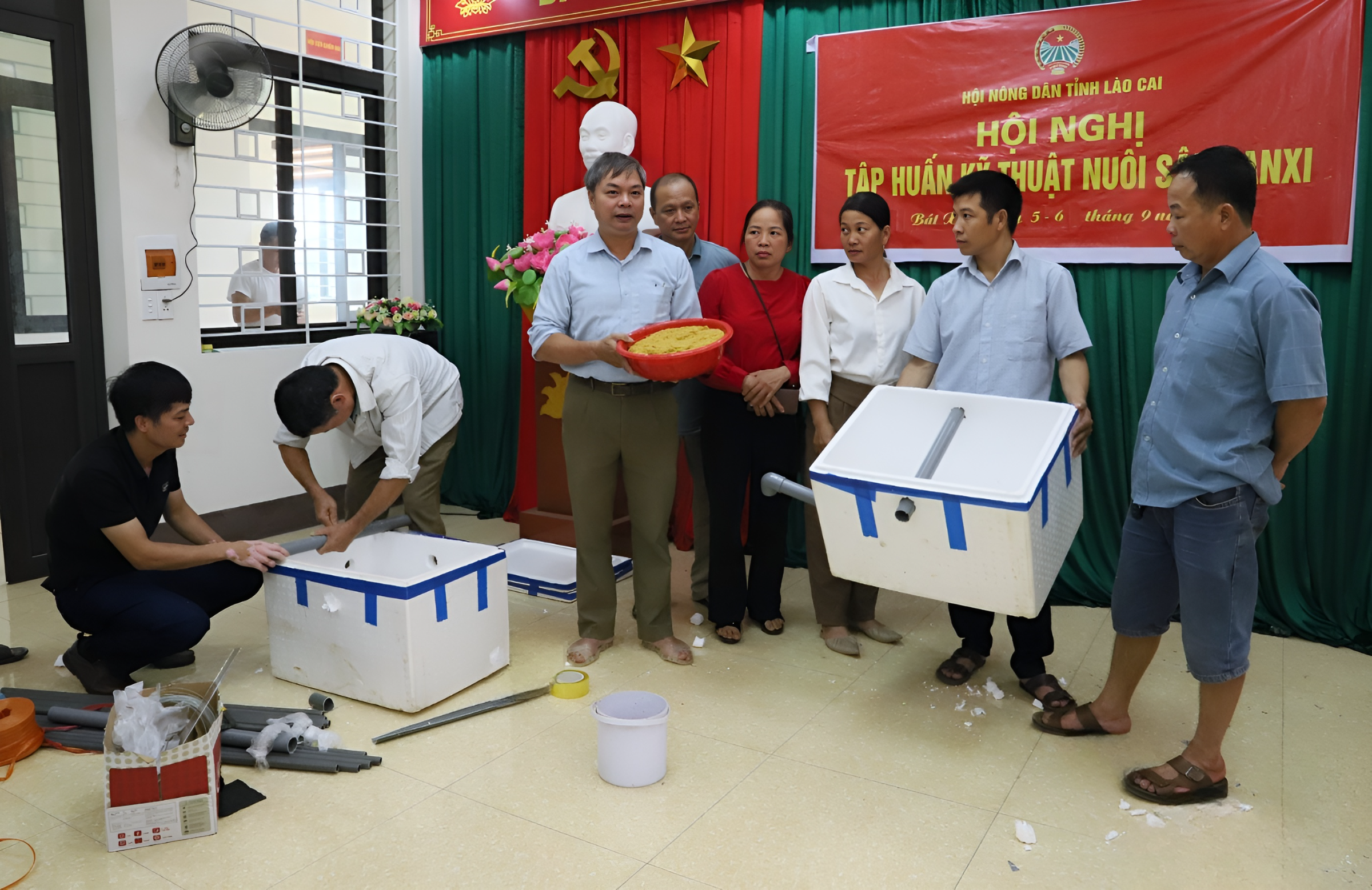 Thực hành kỹ thuật nuôi sâu canxi. 2.png