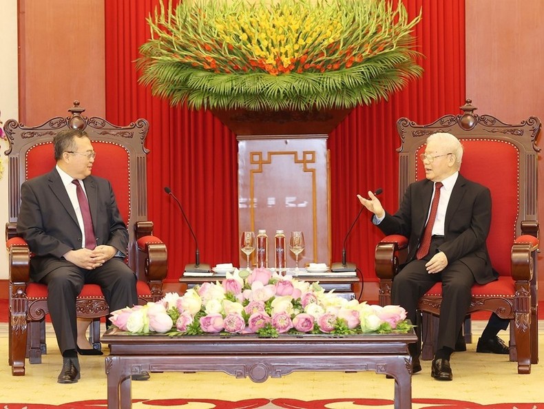 Tổng Bí thư Nguyễn Phú Trọng tiếp Trưởng Ban Liên lạc Đối ngoại Trung ương Đảng Cộng sản Trung Quốc Lưu Kiến Siêu. Tổng Bí thư Nguyễn Phú Trọng tiếp Trưởng Ban Liên lạc Đối ngoại Trung ương Đảng Cộng sản Trung Quốc Lưu Kiến Siêu.