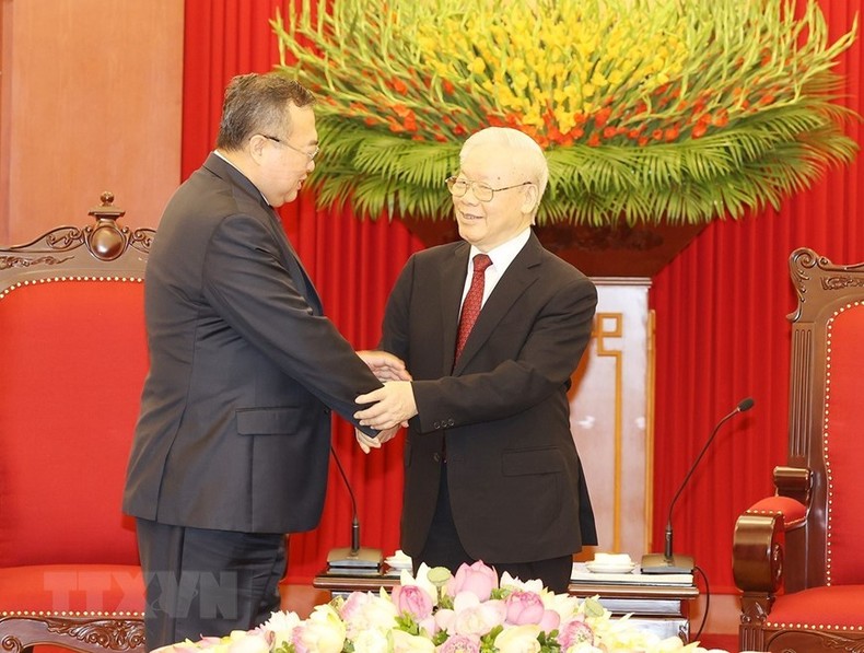 Tổng Bí thư Nguyễn Phú Trọng chào đón Trưởng Ban Liên lạc Đối ngoại Trung ương Đảng Cộng sản Trung Quốc Lưu Kiến Siêu. Tổng Bí thư Nguyễn Phú Trọng chào đón Trưởng Ban Liên lạc Đối ngoại Trung ương Đảng Cộng sản Trung Quốc Lưu Kiến Siêu.