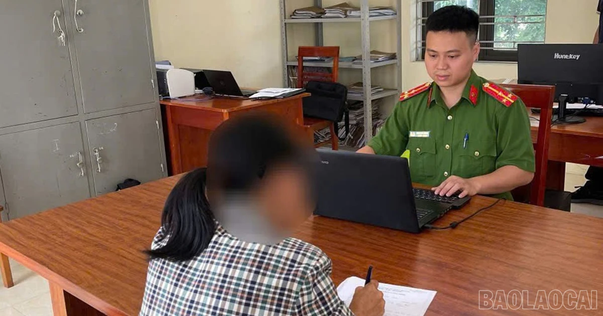 Xử phạt 750.000 đồng người phụ nữ vứt rác thải bừa bãi tại xã Khánh Hòa
