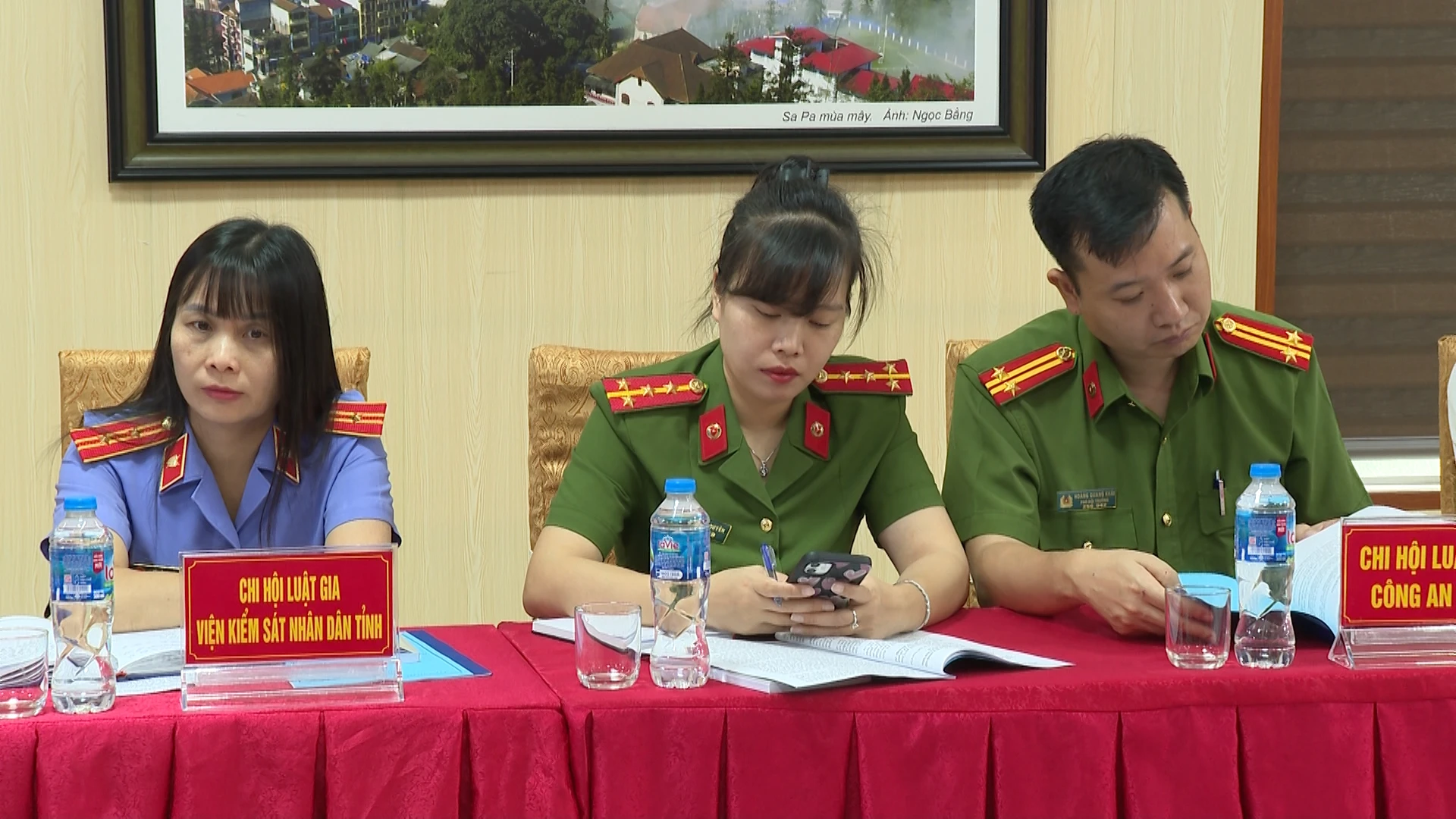 anh-8-dai-bieu-du.png