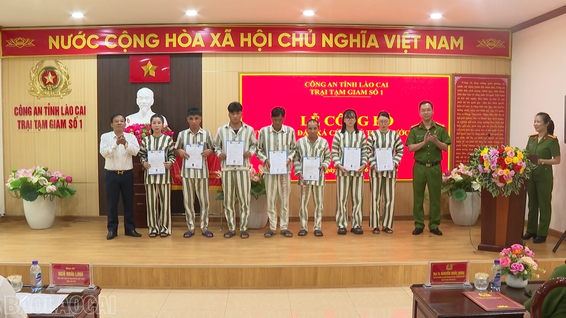 baolaocai-bl_anh-4-trao-chung-nhan.png