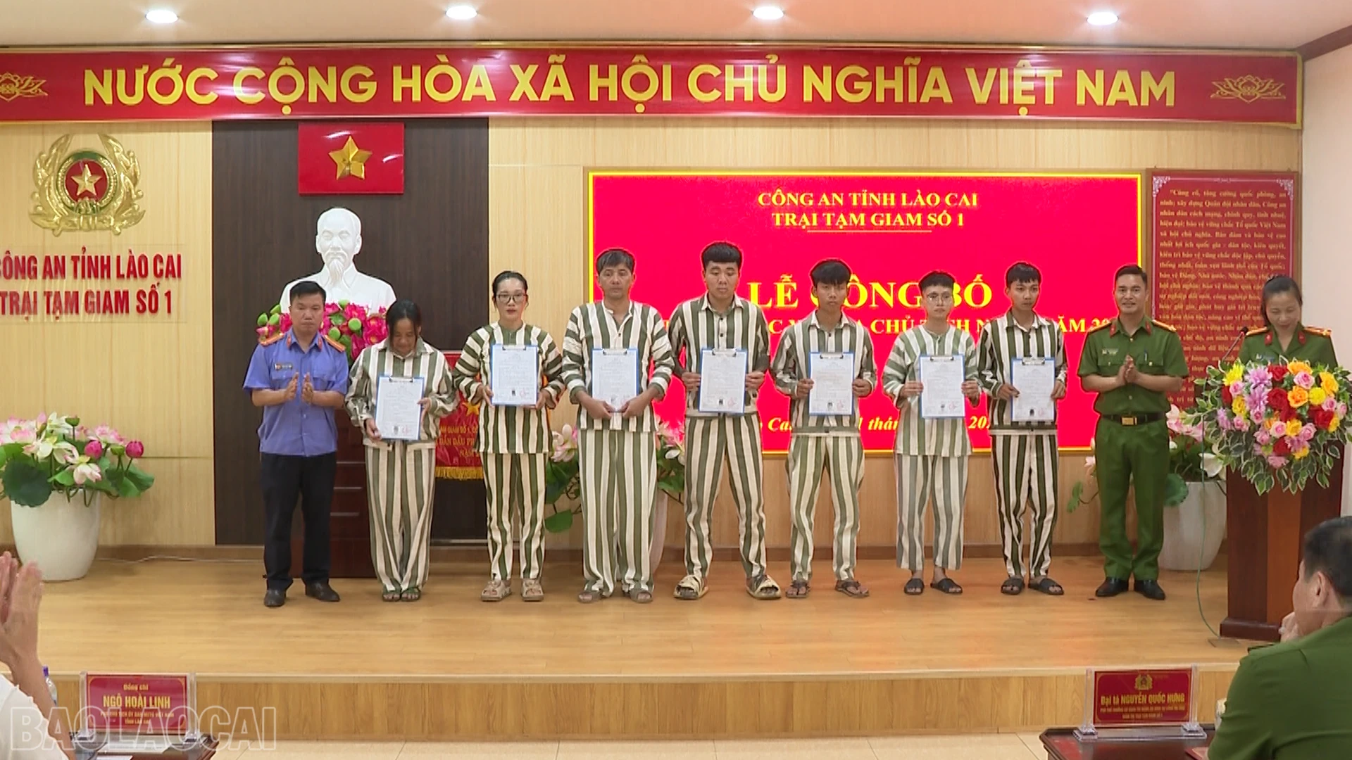 baolaocai-bl_anh-2-trao-chung-nhan.png
