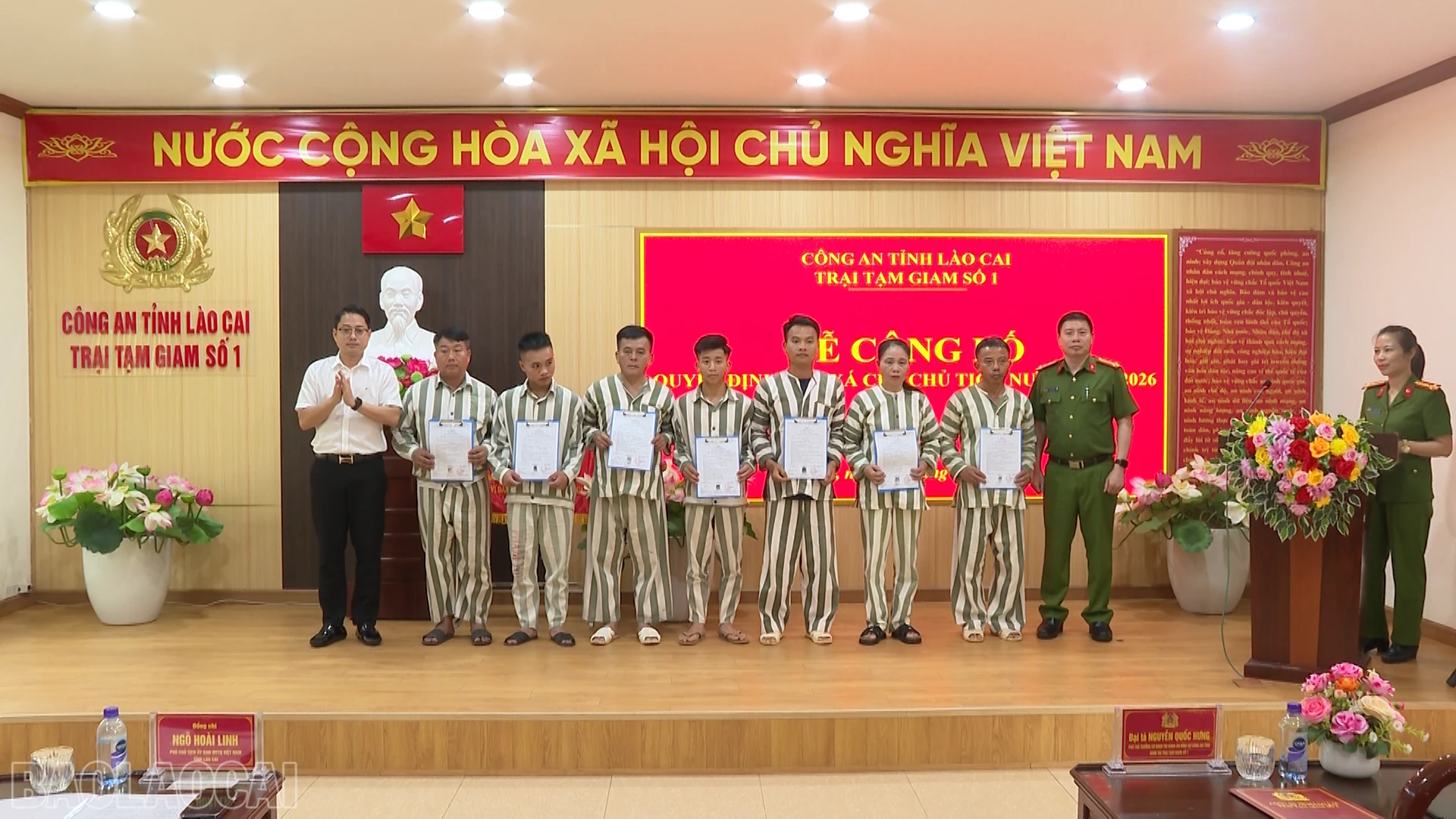 baolaocai-bl_anh-3-trao-chung-nhan.png