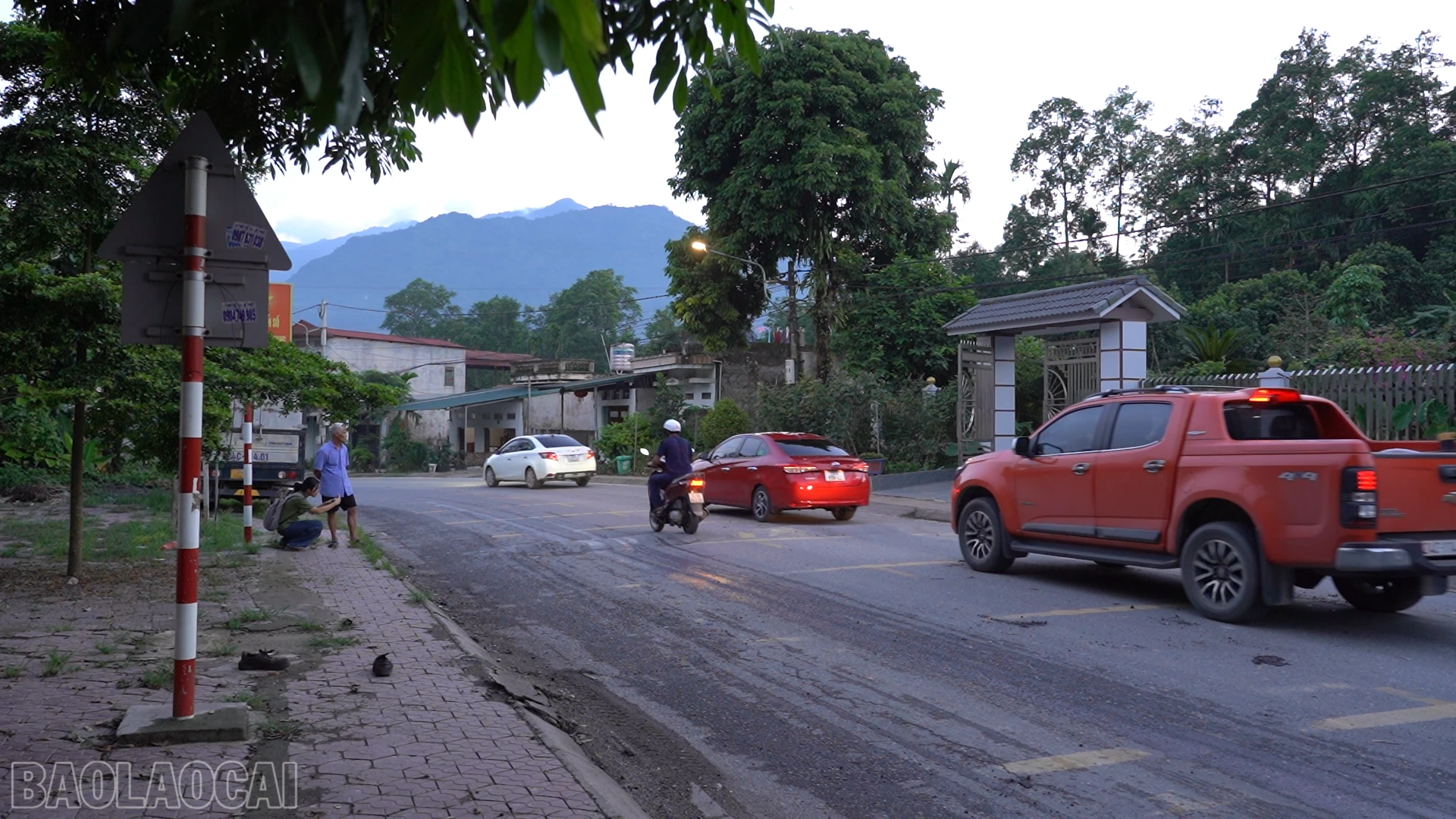baolaocai-bl_anh-2-go-giam-toc-tai-khu-vuc-thon-pheo-xa-gia-phu.png