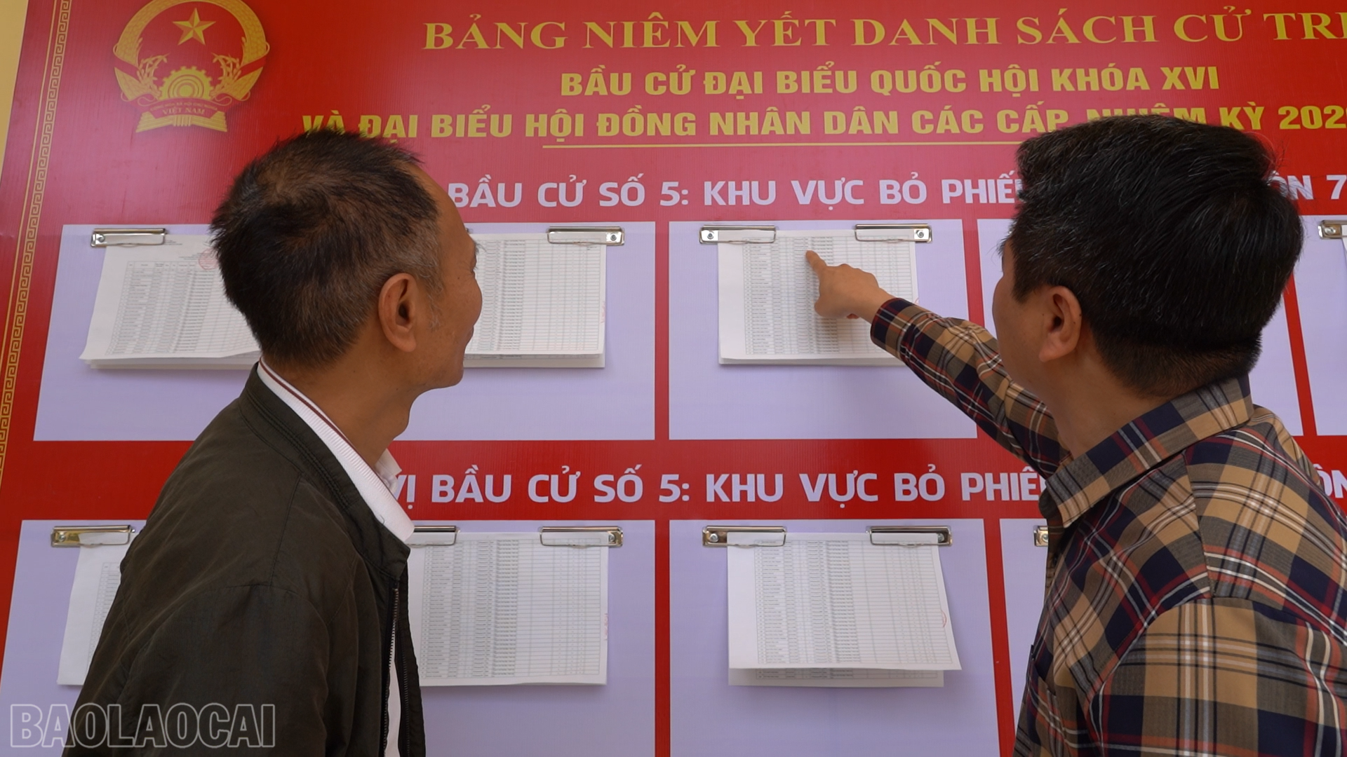 baolaocai-bl_anh-6-kiem-ta-danh-sach-cu-tri-da-niem-yet.png