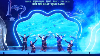 Ấn tượng đêm giao lưu văn nghệ tại Hội chợ Du lịch quốc tế Lào Cai 2025
